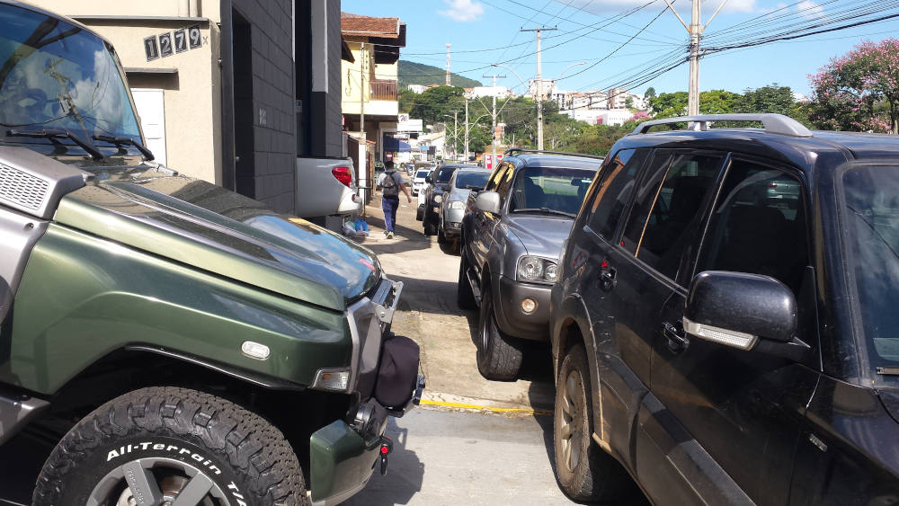 carro calcada